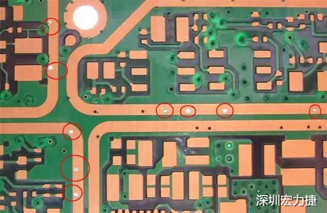 防止PCB過波峰焊時錫從導(dǎo)通孔貫穿元件面造成短路；特別是我們把過孔放在BGA焊盤上時，就必須先做塞孔，再鍍金處理，便于BGA的焊接。