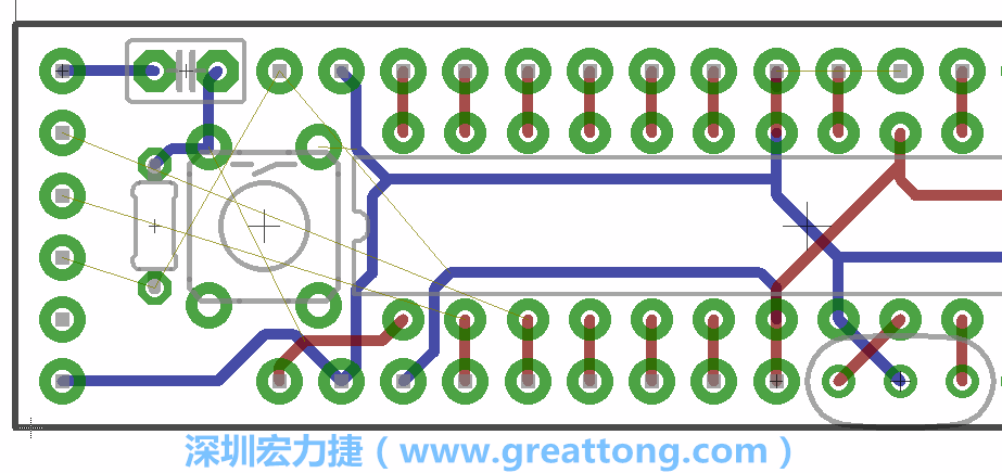 4.1. 把剩下的元件移動到電路板工作區(qū)上。