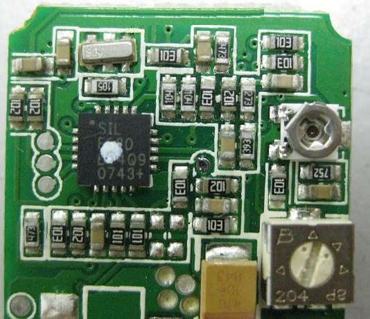 PCBA加工IC元件主要分為DIP及SMD兩大類，DIP 插件的IC，SMD (Surface Mount Device) 表面貼裝元件。