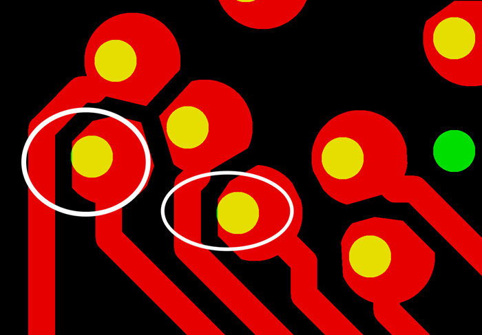 PCB生產(chǎn)會(huì)產(chǎn)生同一方向性的小小量偏移，焊盤被削的方向無(wú)規(guī)則，最惡劣的情況還會(huì)出現(xiàn)個(gè)別孔破焊環(huán)